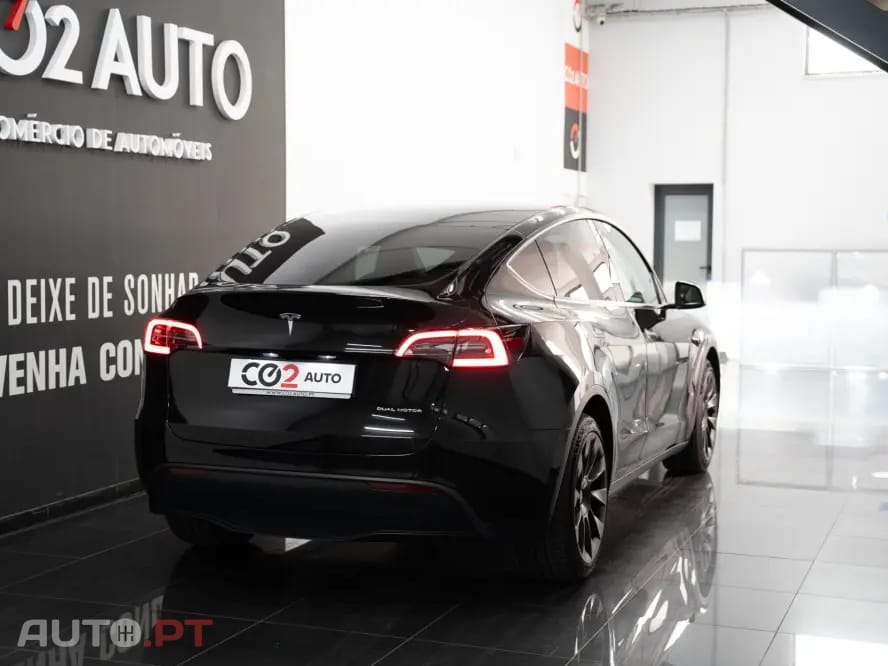 Tesla Model Y Long Range Dual Motor AWD