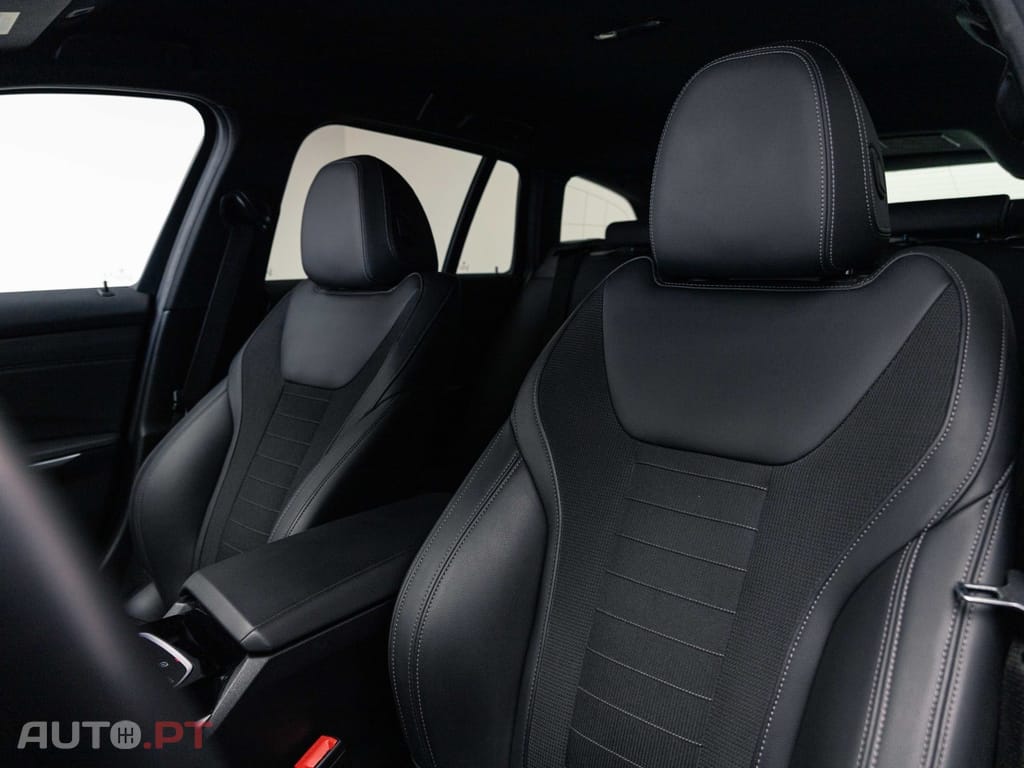 BMW 330 e Touring Line Sport Auto