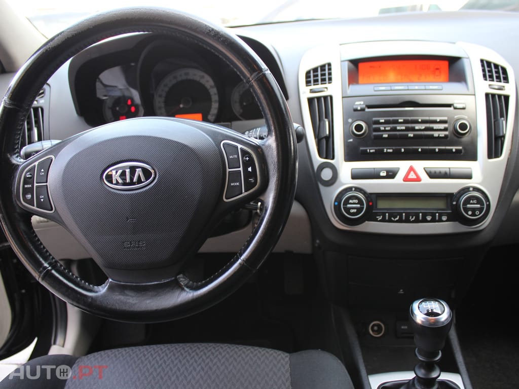Kia Ceed 1.6 CRDi EX