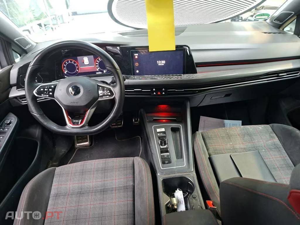 Volkswagen Golf 2.0 TSI GTI Matrix
