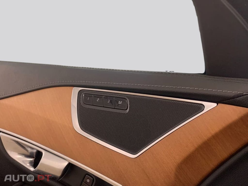 Volvo XC90 T8 Plus Bright Hybrid AWD