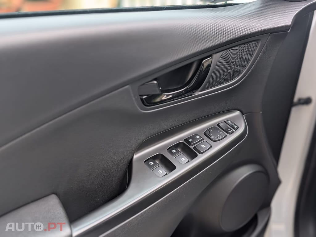 Hyundai Kauai 1.0 T-GDi Pele/Tecido Vermelho