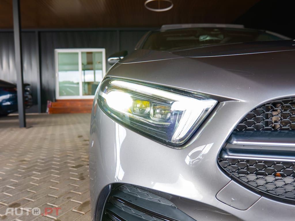 Mercedes-Benz A 35 AMG 4Matic Speedshift DCT 7G