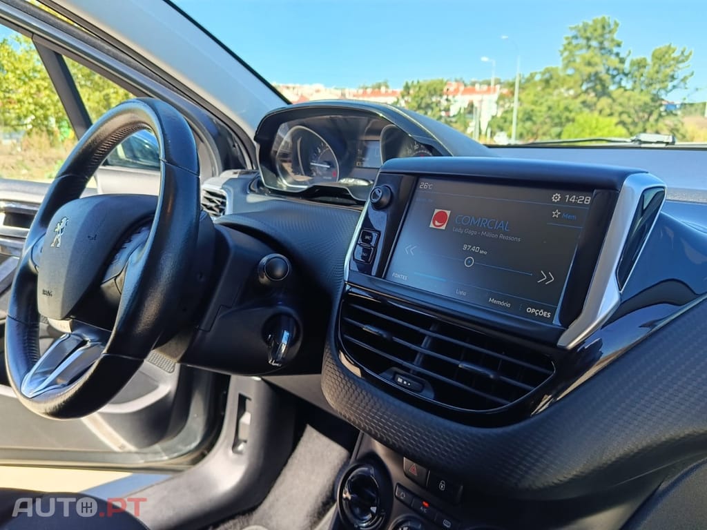 Peugeot 208 1.2 PureTech Style