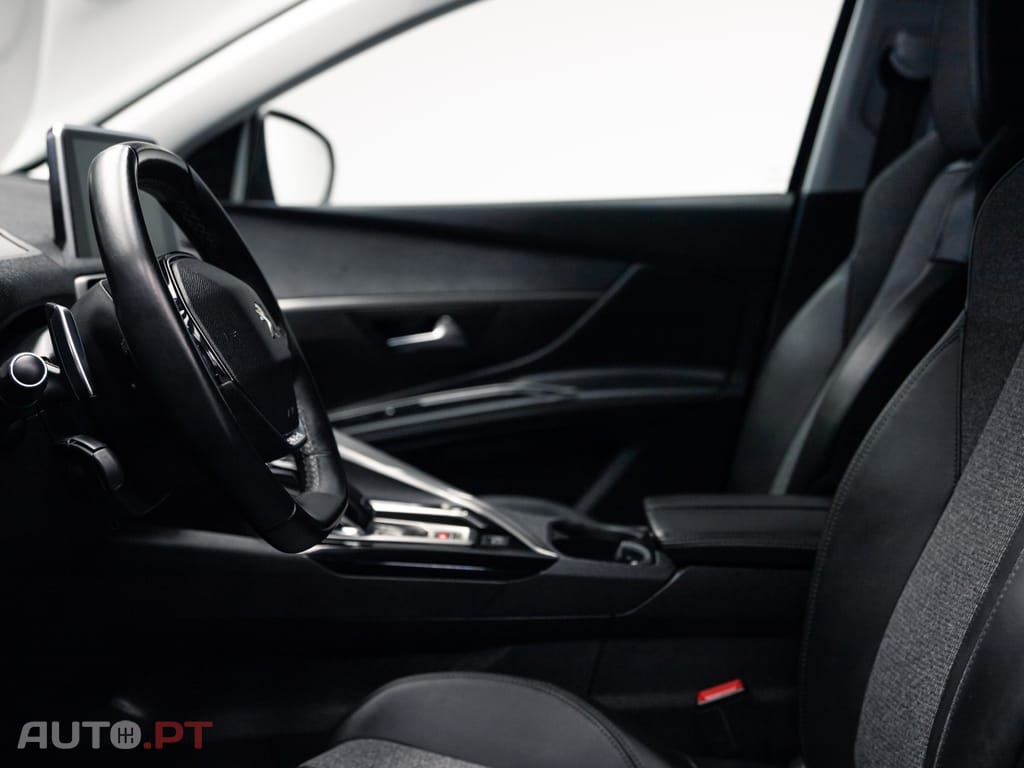 Peugeot 5008 1.5 BlueHDi Allure EAT8