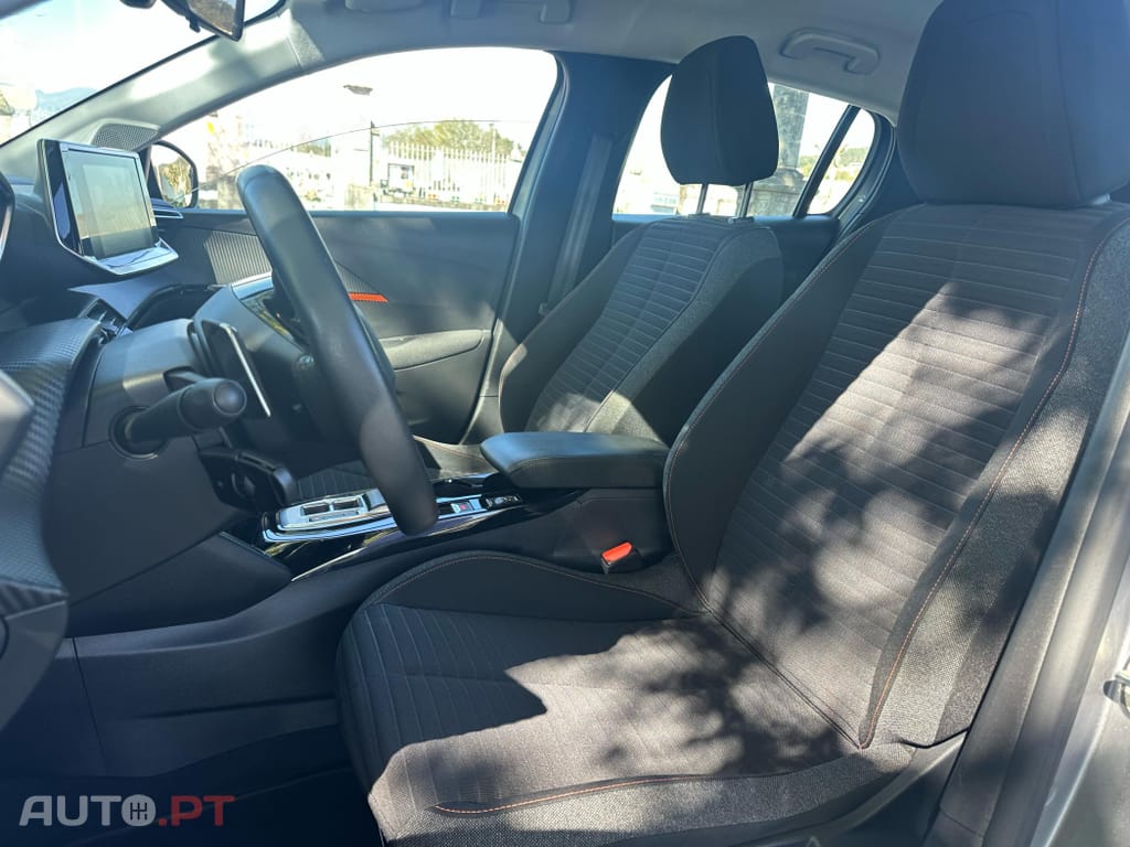 Peugeot 208 1.2 PureTech Allure Pack EAT8