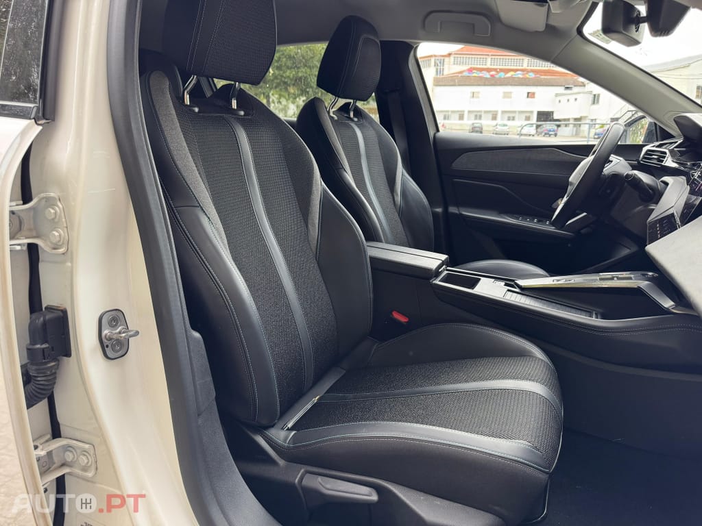 Peugeot 308 1.2 PureTech Allure EAT8