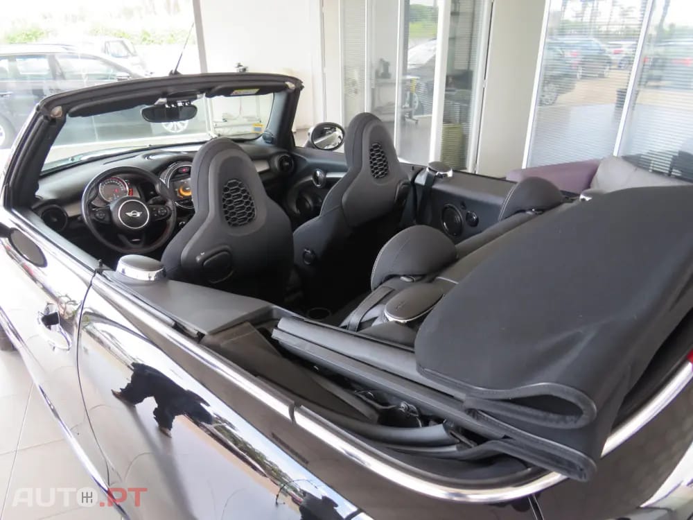 MINI Cabrio John Cooper Works