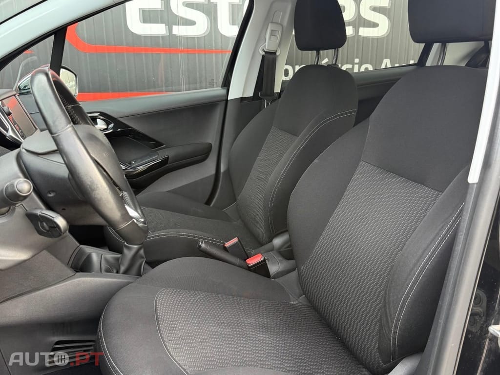 Peugeot 208 1.2 PureTech Access