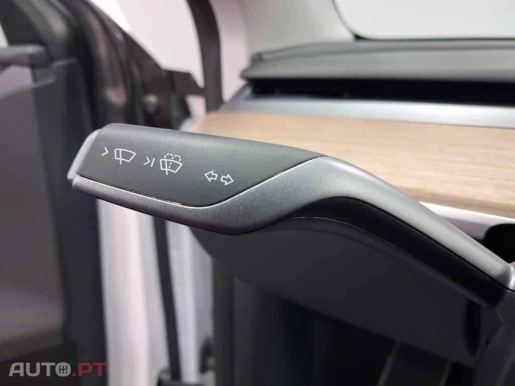 Tesla Model Y Standard RWD