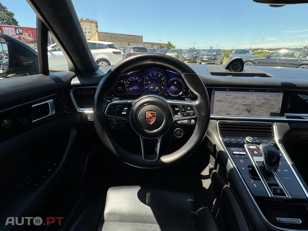 Porsche Panamera 4 E-Hybrid