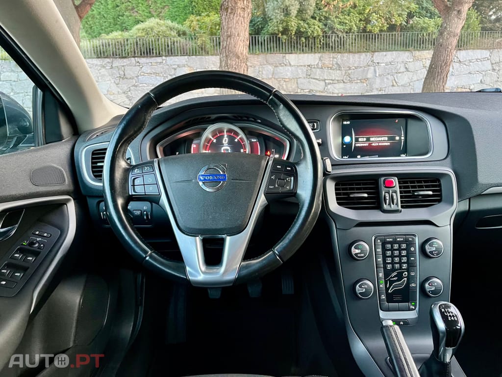 Volvo V40 D2