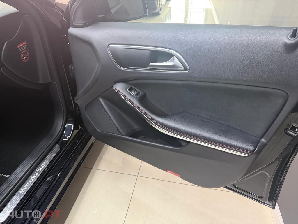Mercedes-Benz A 180 7G-DCT AMG Line