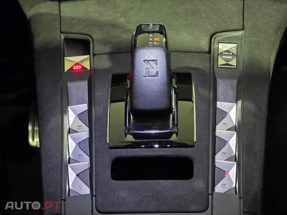 DS DS7 Crossback E-Tense Performance Line EAT8