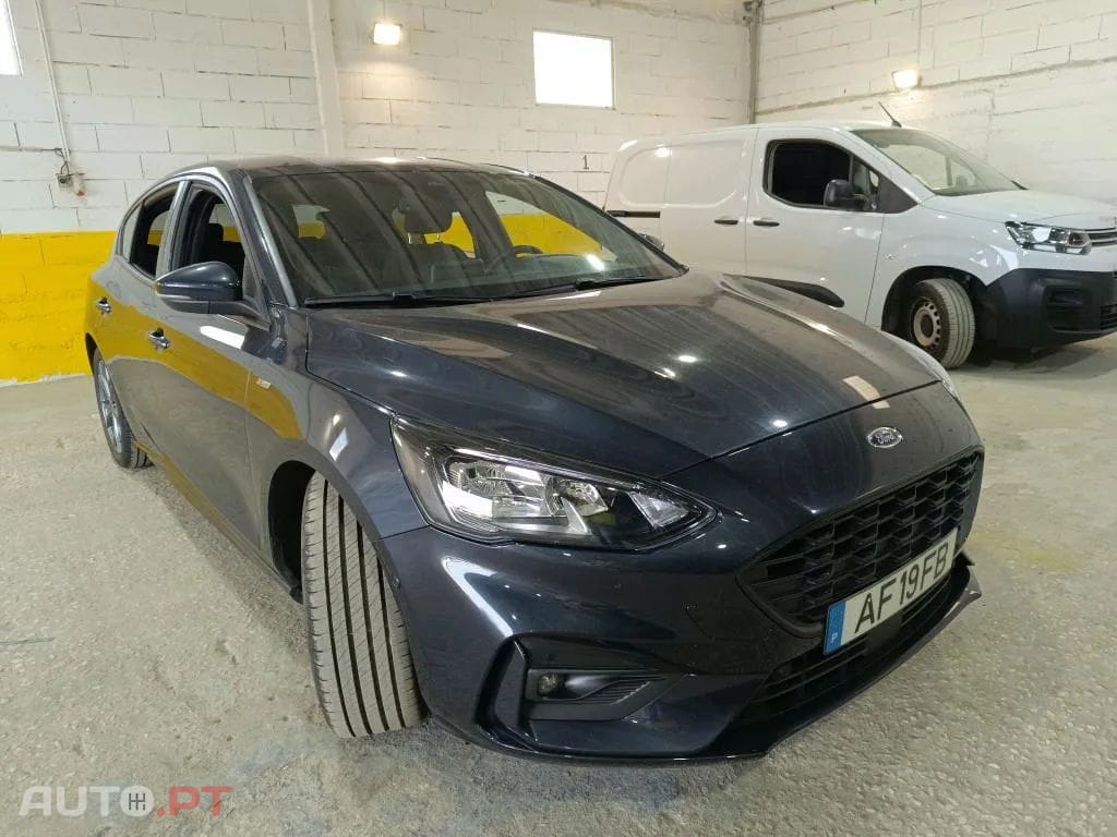 Ford Focus 1.0 EcoBoost MHEV ST-Line X