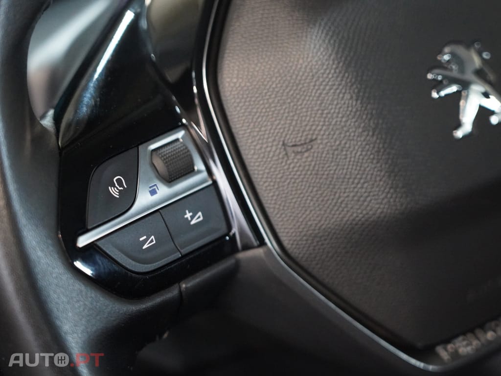 Peugeot E-208 50 kWh Active