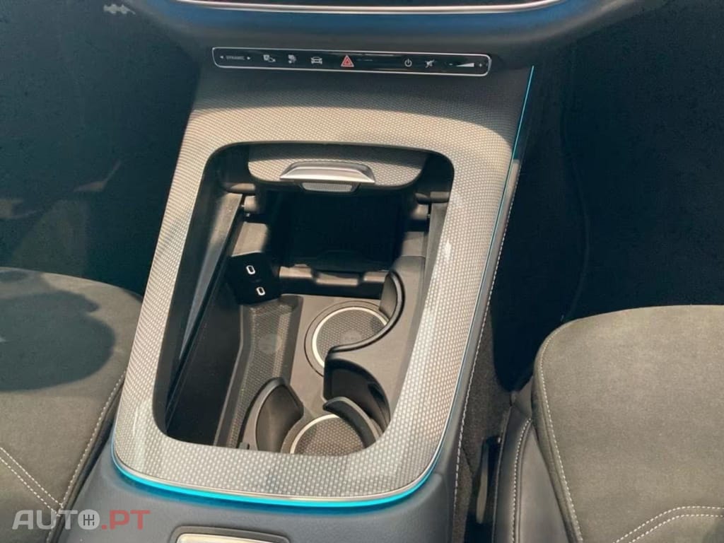 Mercedes-Benz E 300 I.V.A DEDUTIVEL e AMG-Line