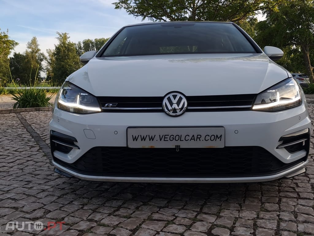 Volkswagen Golf 1.5 eTSI R-Line DSG