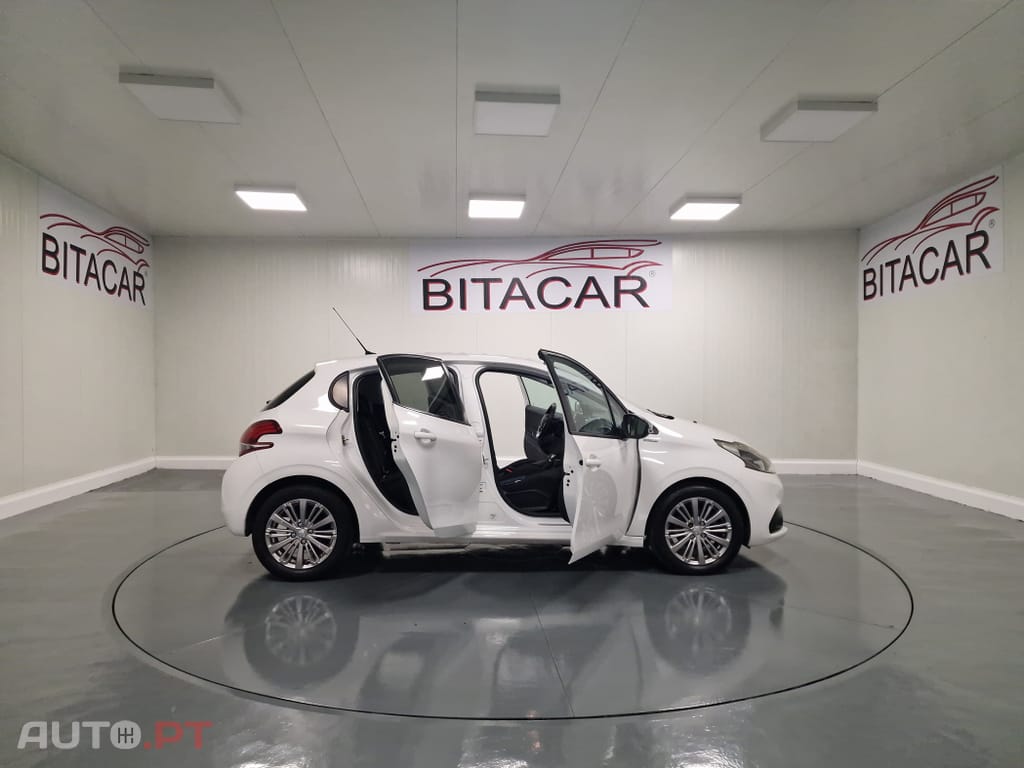 Peugeot 208 1.6 BlueHDi Style