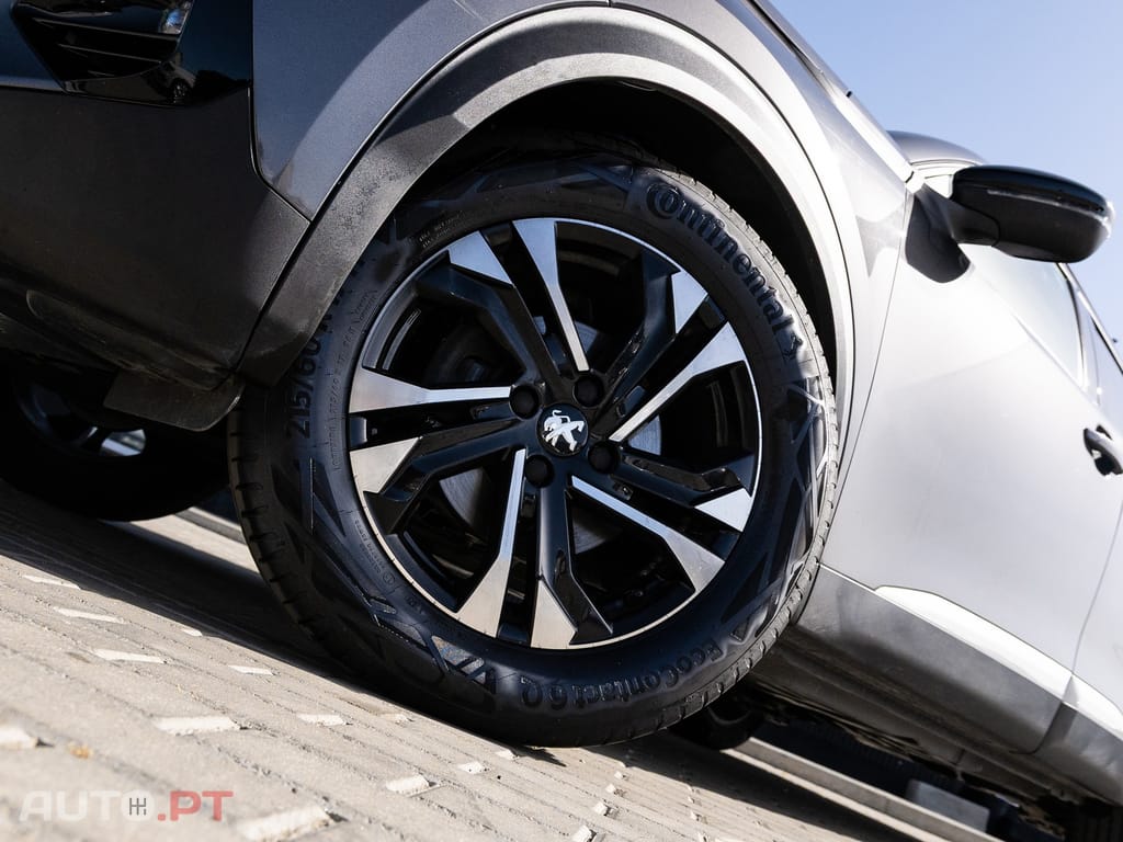 Peugeot 2008 1.2 PureTech Allure EAT8
