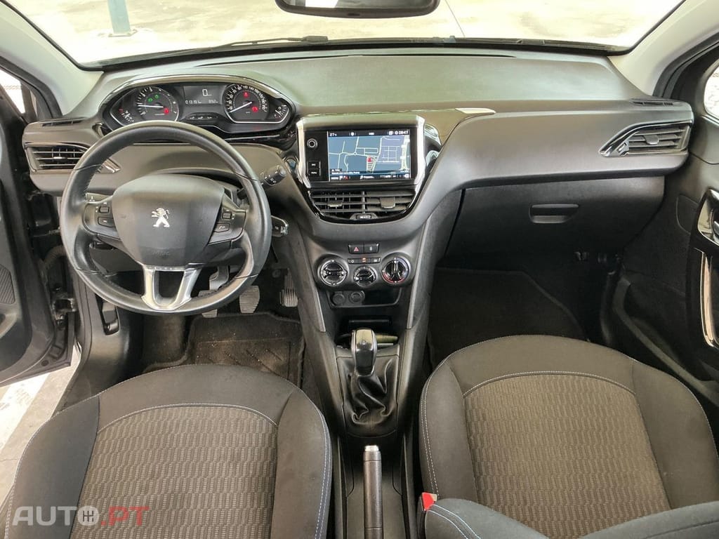 Peugeot 208 1.2 PureTech Signature