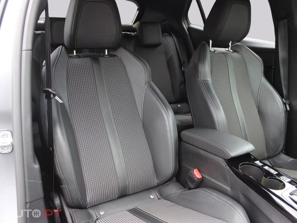 Peugeot E-2008 GT I.V.A DEDUTIVEL