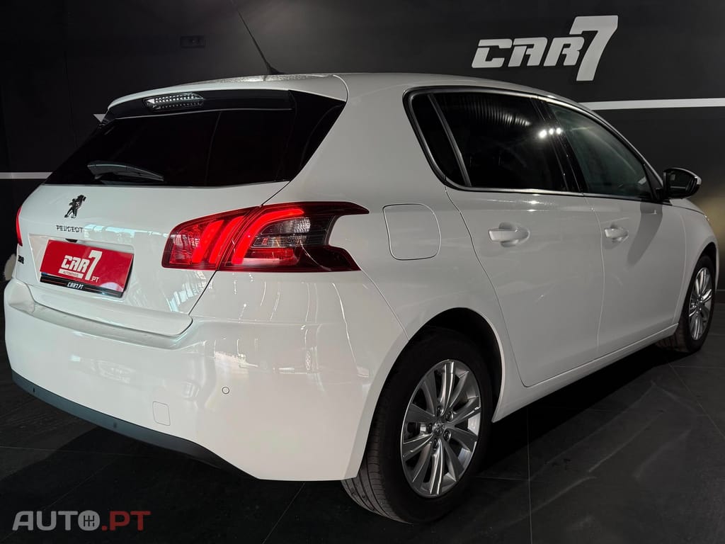 Peugeot 308 1.5 BlueHDi Style J17