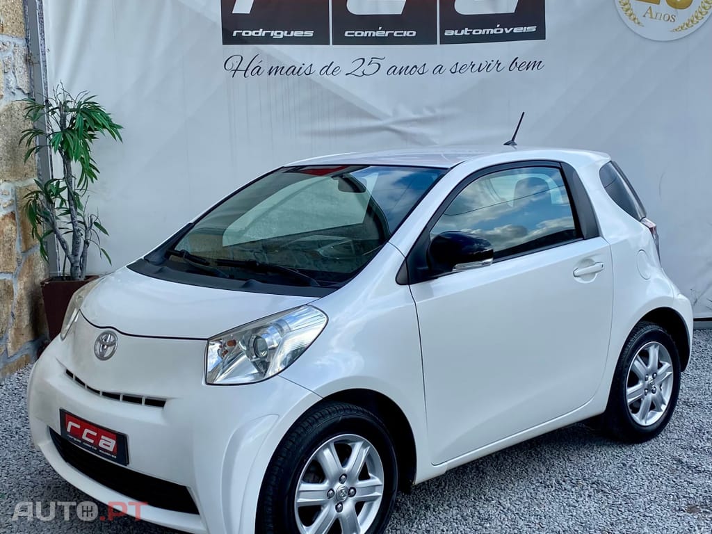 Toyota iQ 1.4 D-4D 2 NAVI+Bluetooth