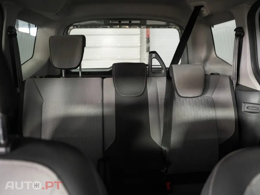 Ford Tourneo 1.0 EcoBoost Titanium