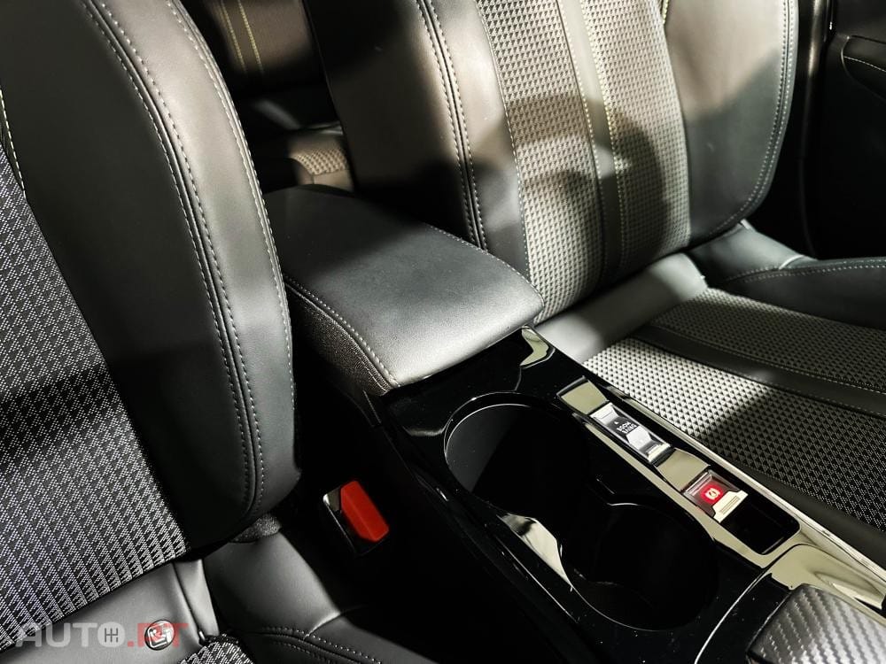 Peugeot E-208 50 kWh GT Pack