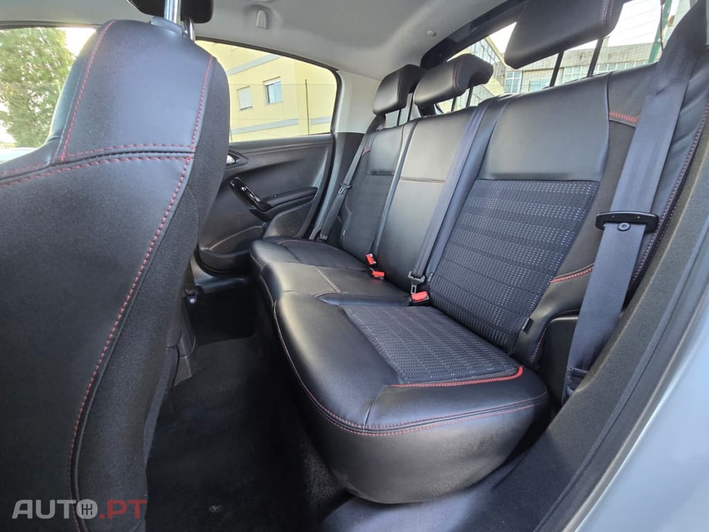 Peugeot 208 1.2 PureTech GT Line EAT6