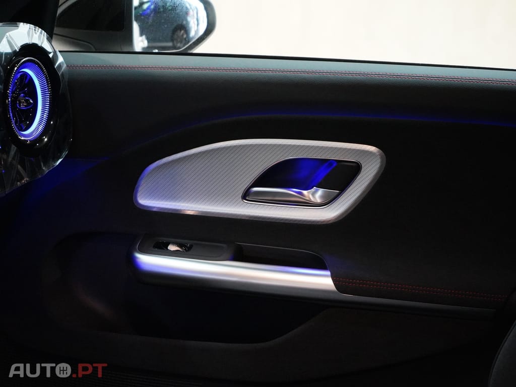 Mercedes-Benz CLA 250 com tecnologia EQ
