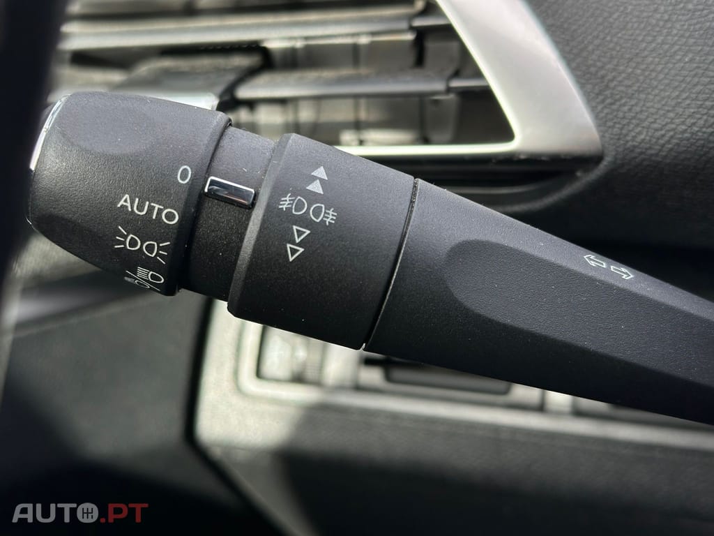 Peugeot 3008 1.5 BlueHDi Allure