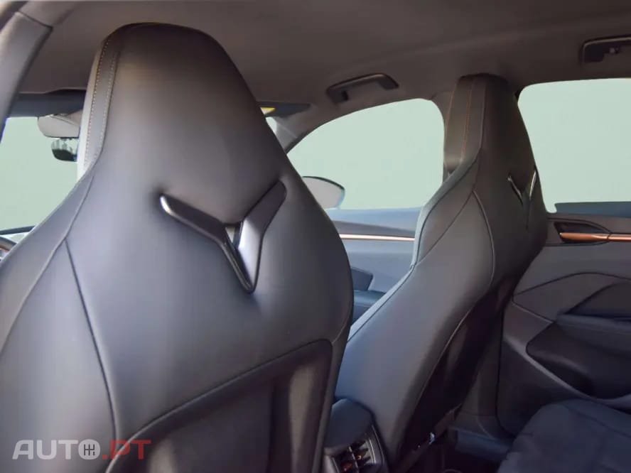 Cupra Terramar 1.5 e-Hybrid VZ DSG
