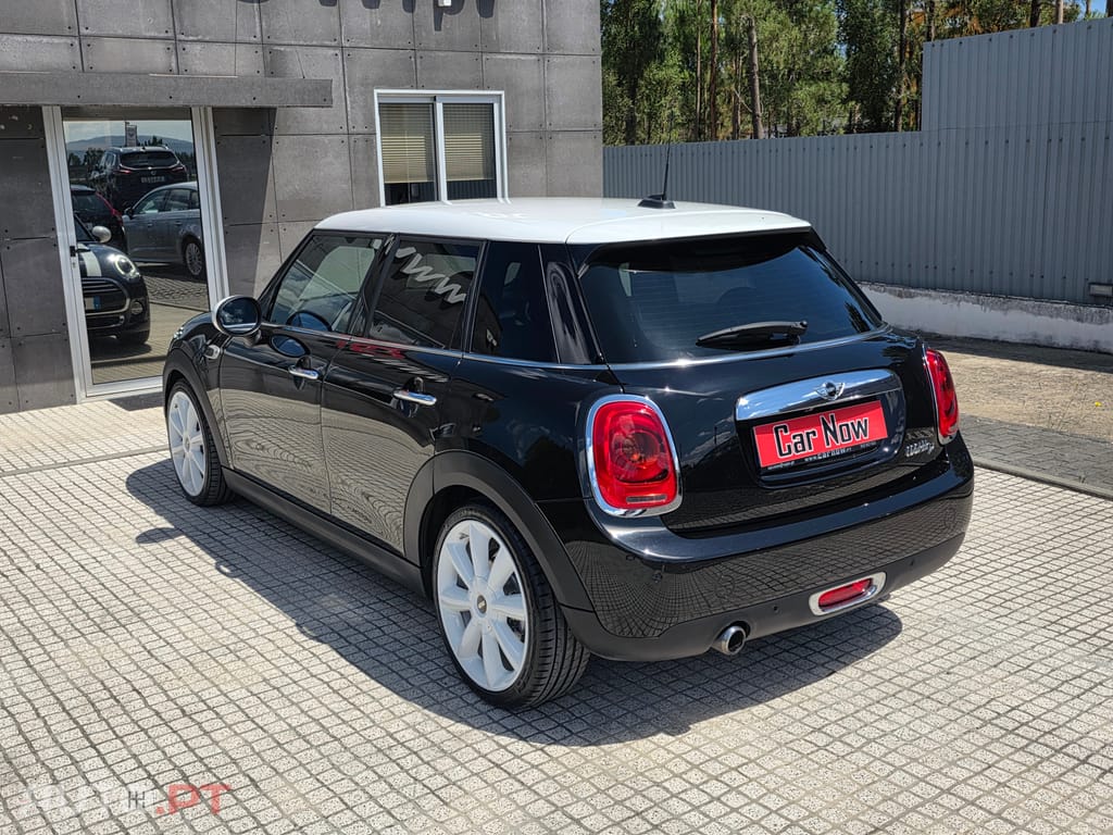 MINI Cooper D AUTO 5 Portas