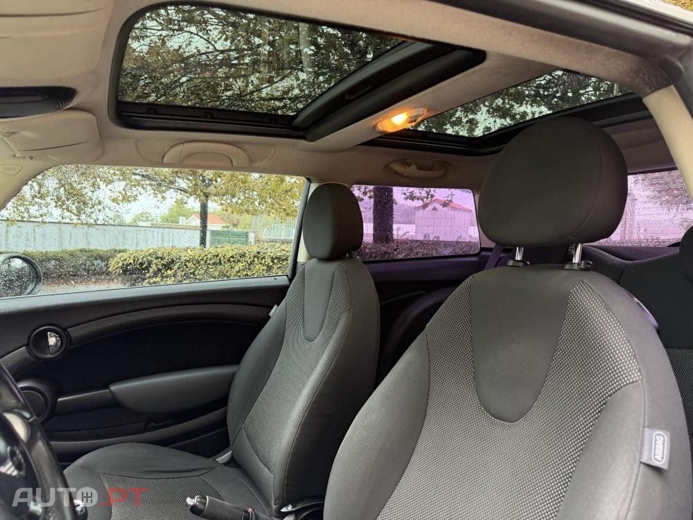 MINI Cooper Cooper D