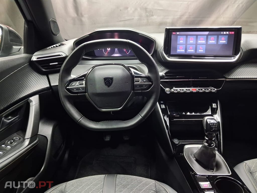 Peugeot 2008 1.2 PureTech Allure Pack — fotografia 10