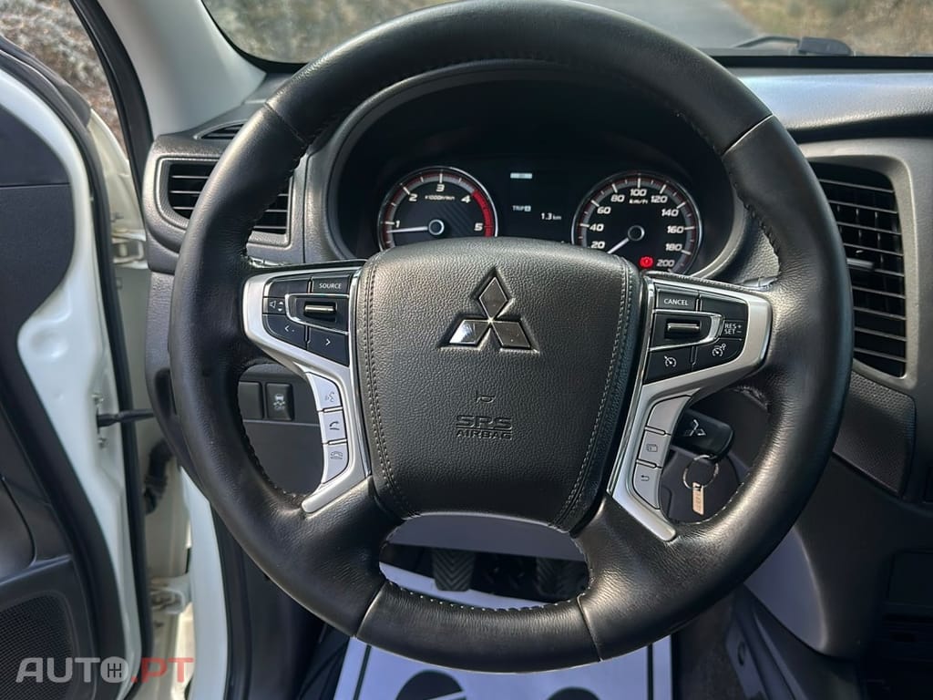 Mitsubishi L200 2.3 DI-D CD Invite 4WD