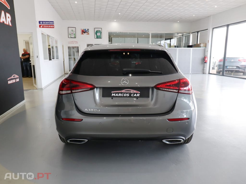 Mercedes-Benz A 180 d 7G-DCT Progressive — fotografia 6