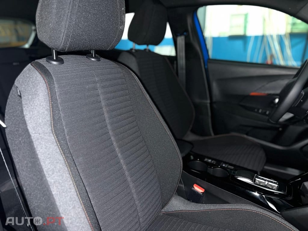 Peugeot E-2008 50 kWh Allure