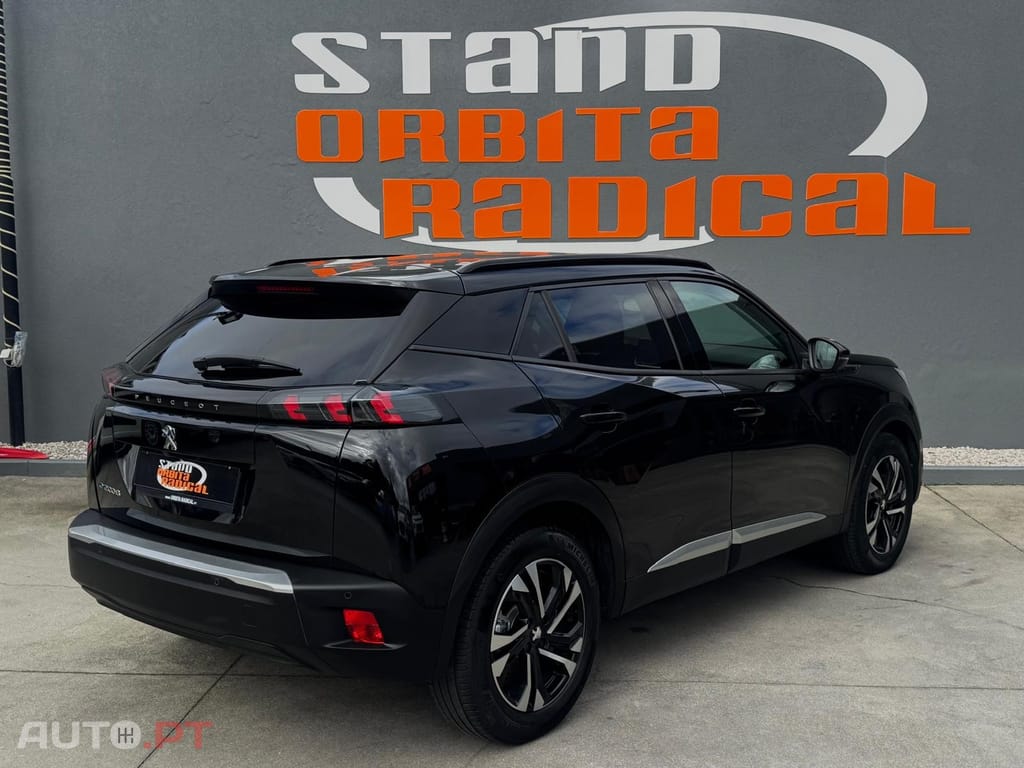 Peugeot E-2008 50 kWh Allure Pack