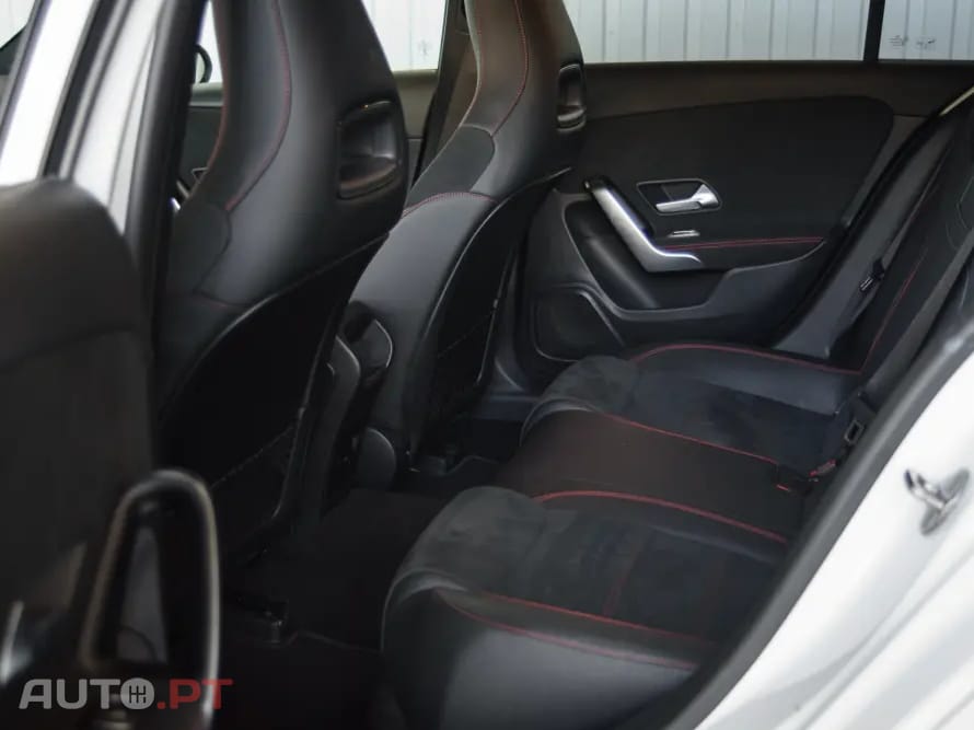 Mercedes-Benz A 180 d AMG Line
