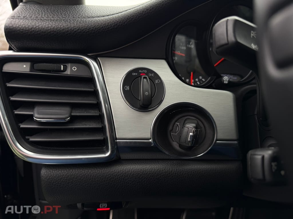 Porsche Panamera Standard