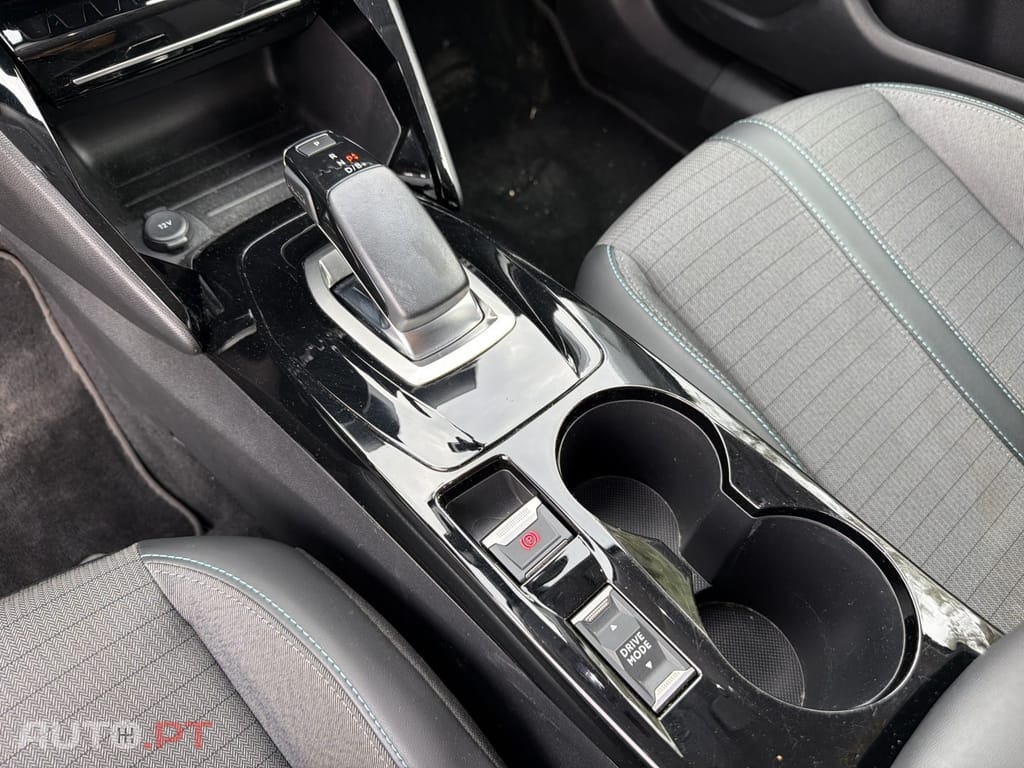 Peugeot E-2008 50 kWh Allure