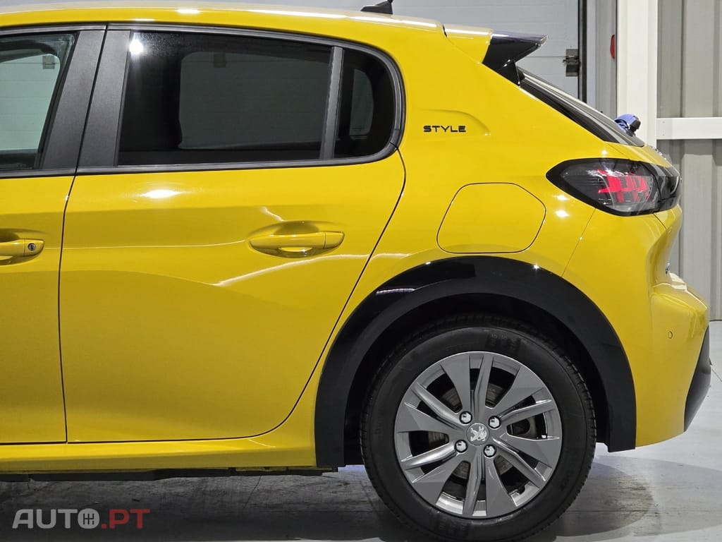 Peugeot E-208 50 kWh Style