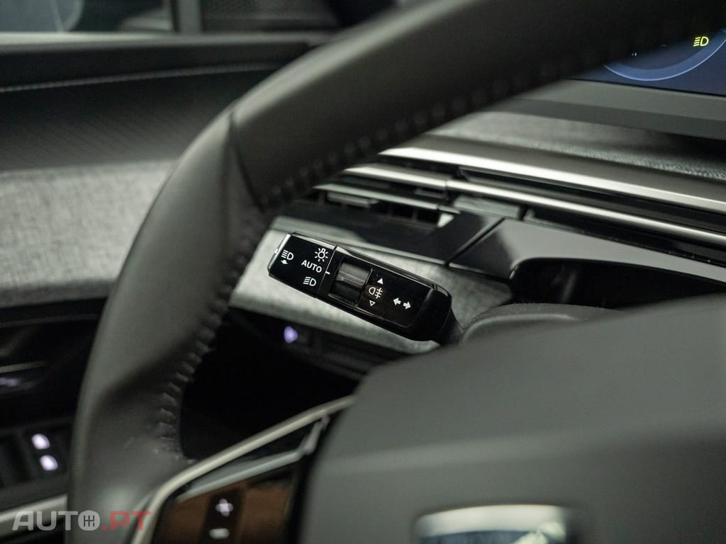 Peugeot 5008 1.2 Hybrid Allure e-DCS6
