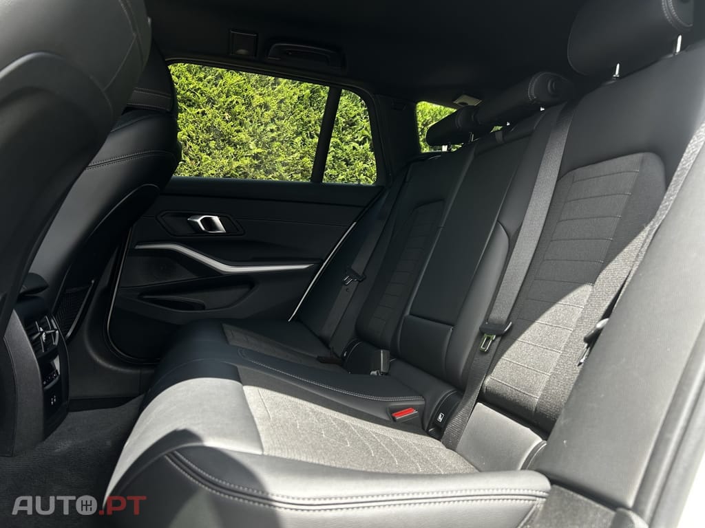 BMW 320 e Touring Line Luxury Auto
