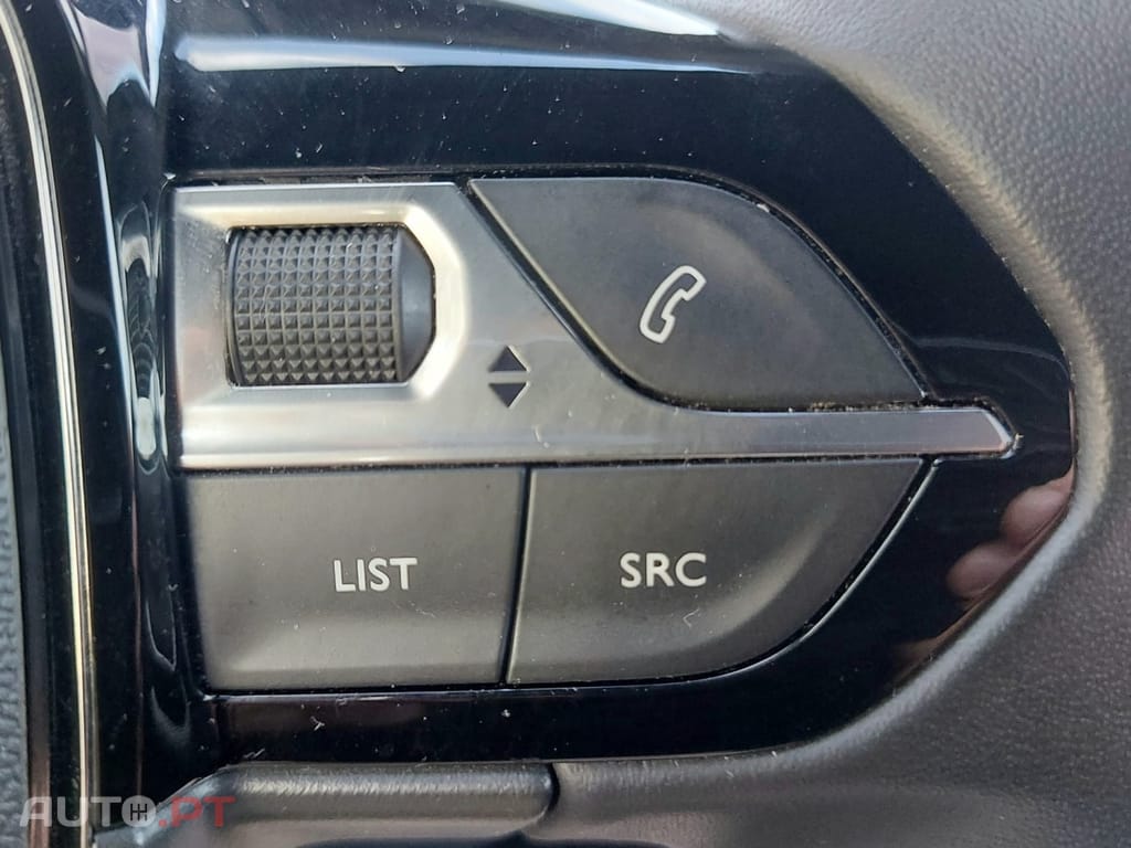 Peugeot E-2008 50 kWh Active Pack