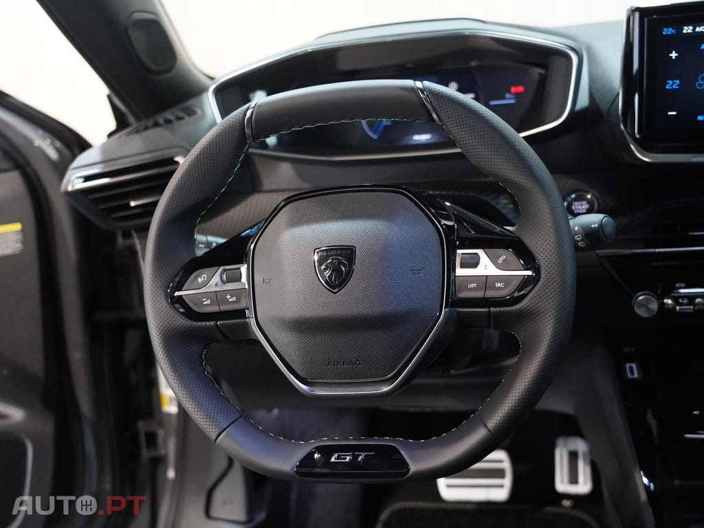 Peugeot E-2008 54 kWh GT