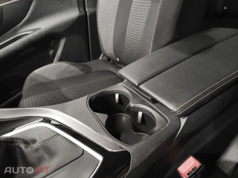 Peugeot 3008 1.5 BlueHDi Active
